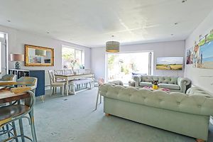 Living Area- click for photo gallery